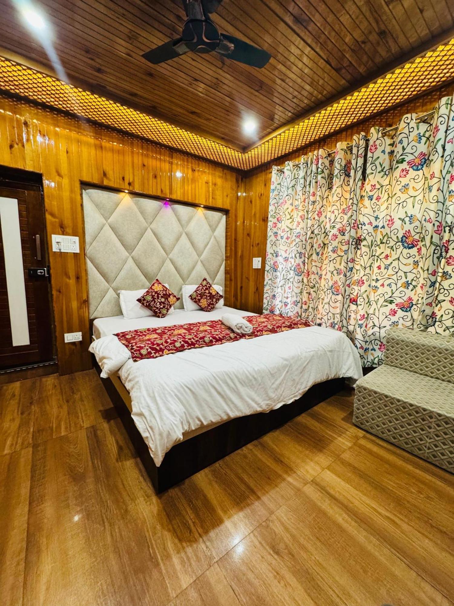 Frosty Mountain Resort Pahalgām 외부 사진